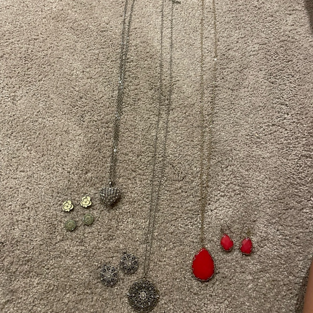 Jewelry earring and necklace sets